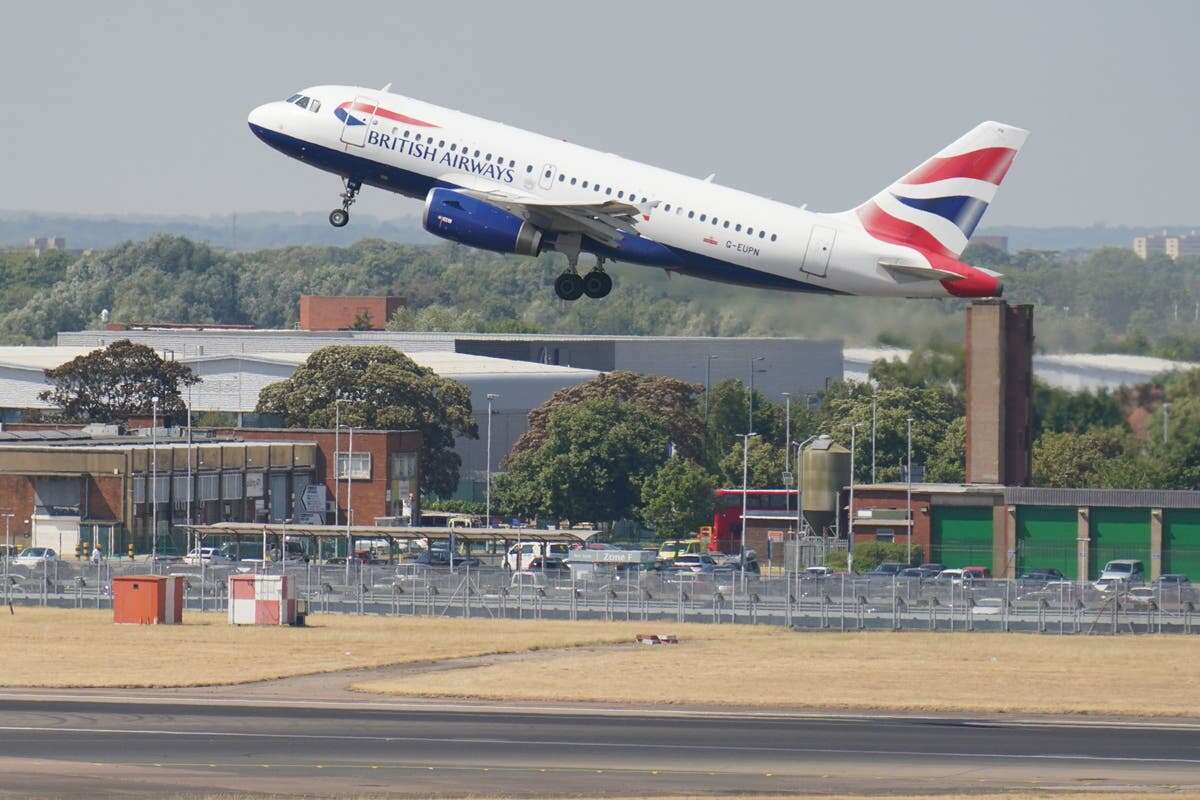 Houston-bound flight returns to London after reaching Canada