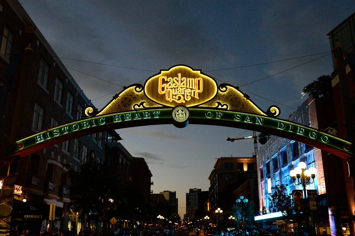Judge approves $7m settlement for men suing bar over ‘ladies’ night’