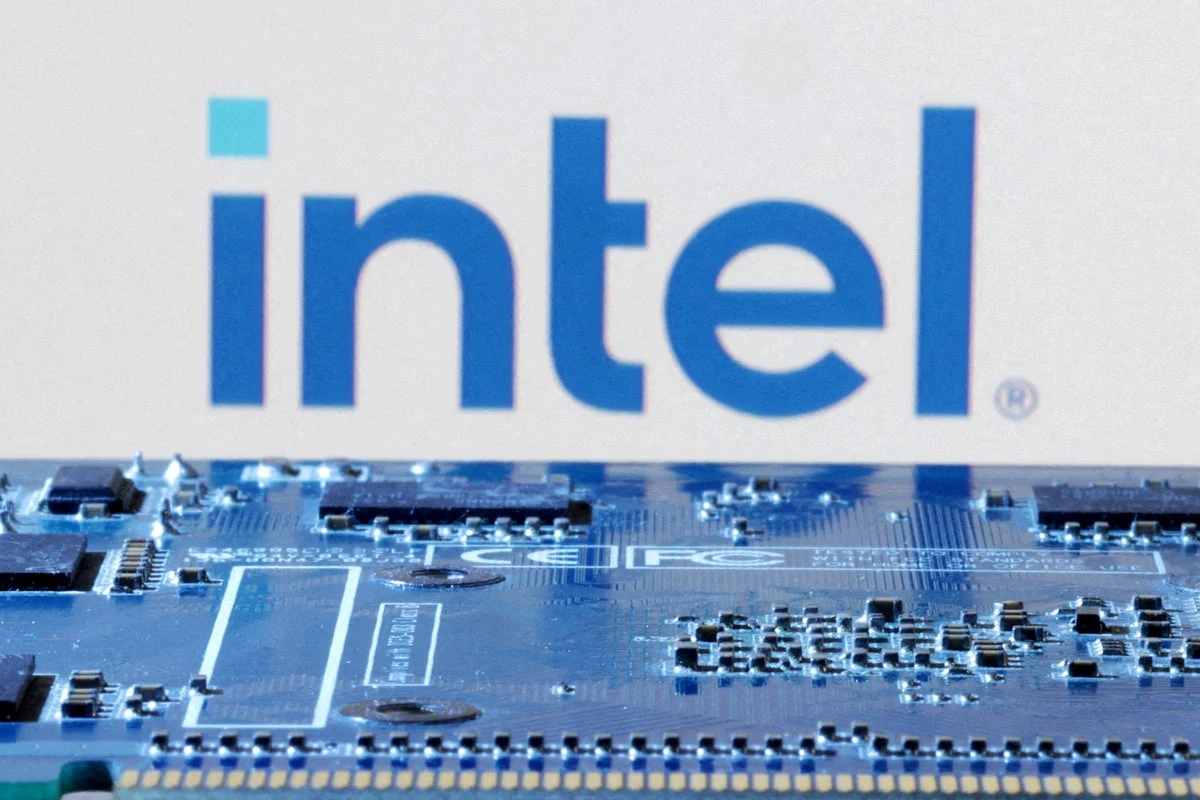 Trump considers 10% stake in Intel to save ailing chip maker: report
