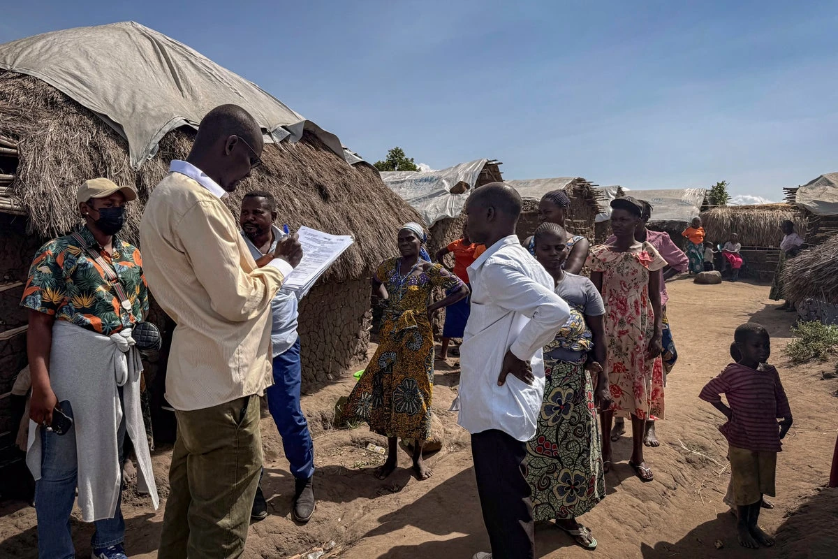 Canada imposes tough Ebola restrictions for travelers