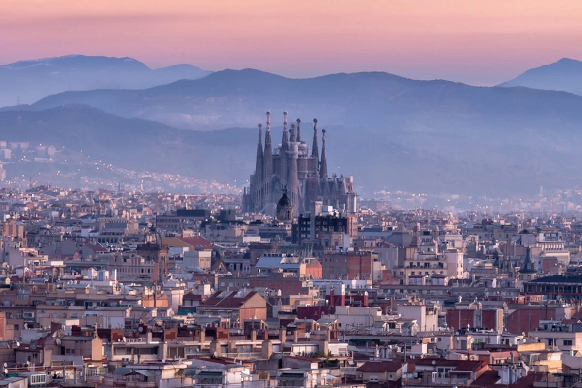 Spain eases visa rules to entice more foreign students