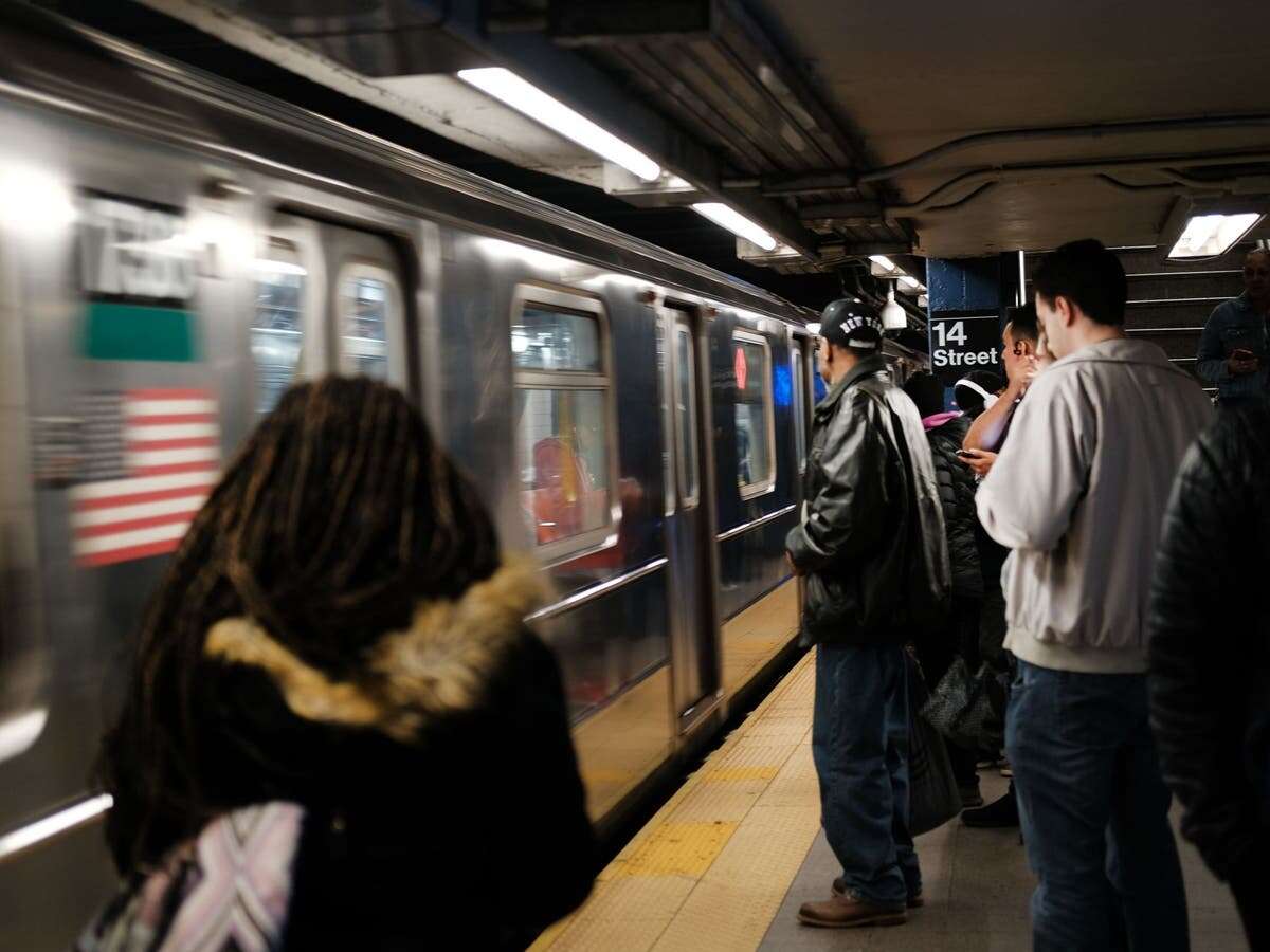 2 people slashed in Grand Central subway attack on Christmas Eve