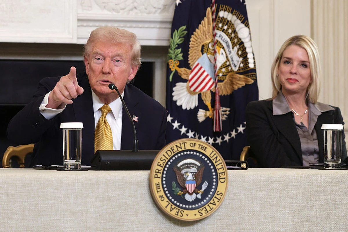 Welcome to Trump’s ‘thank you, sir’ White House