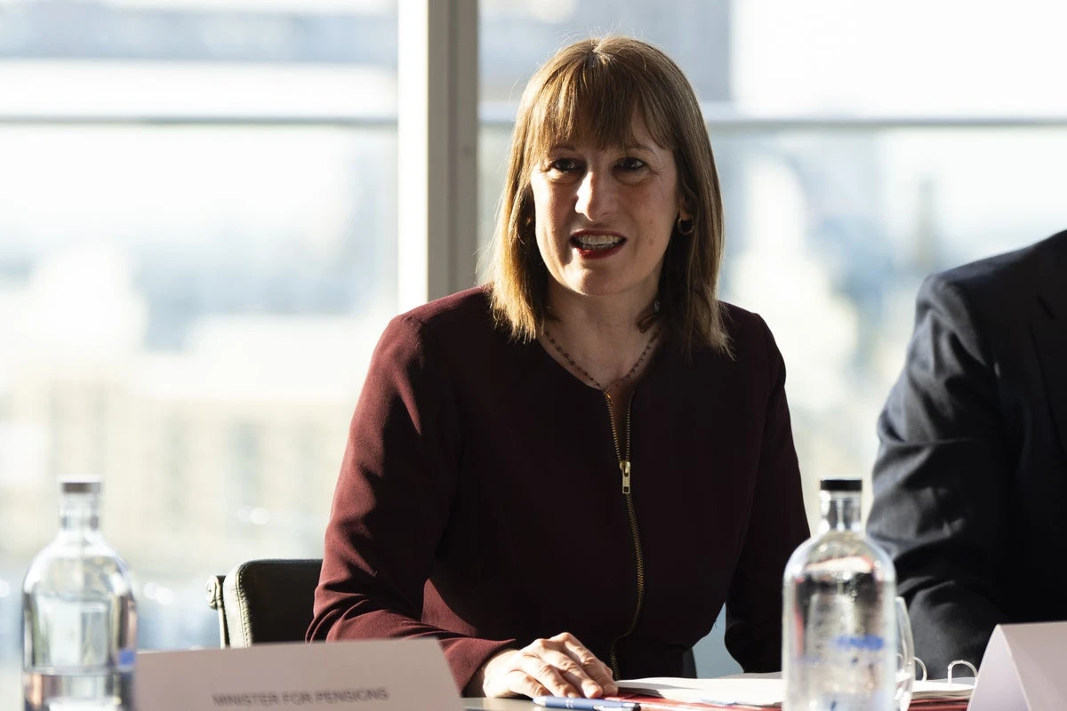Reeves faces revolt by red wall MPs facing threat of Farage