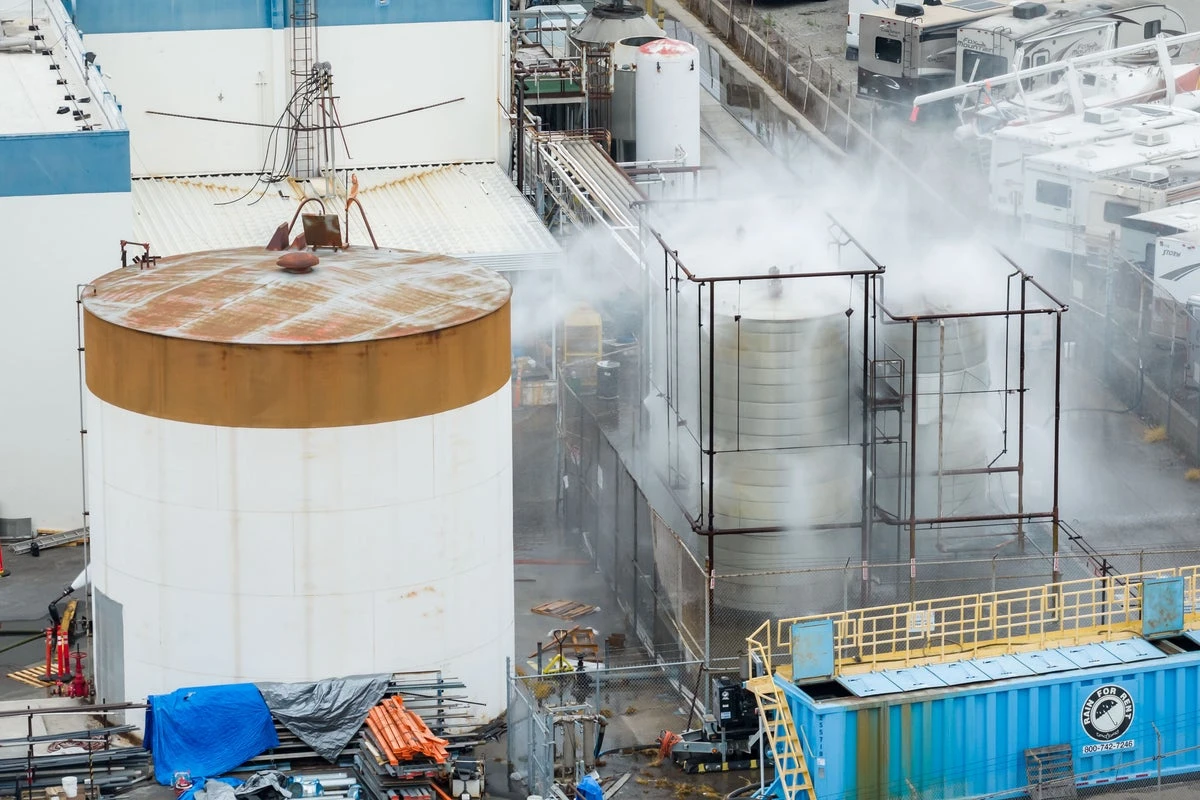 Southern California officials trying to prevent explosion or leak from damaged chemical tank