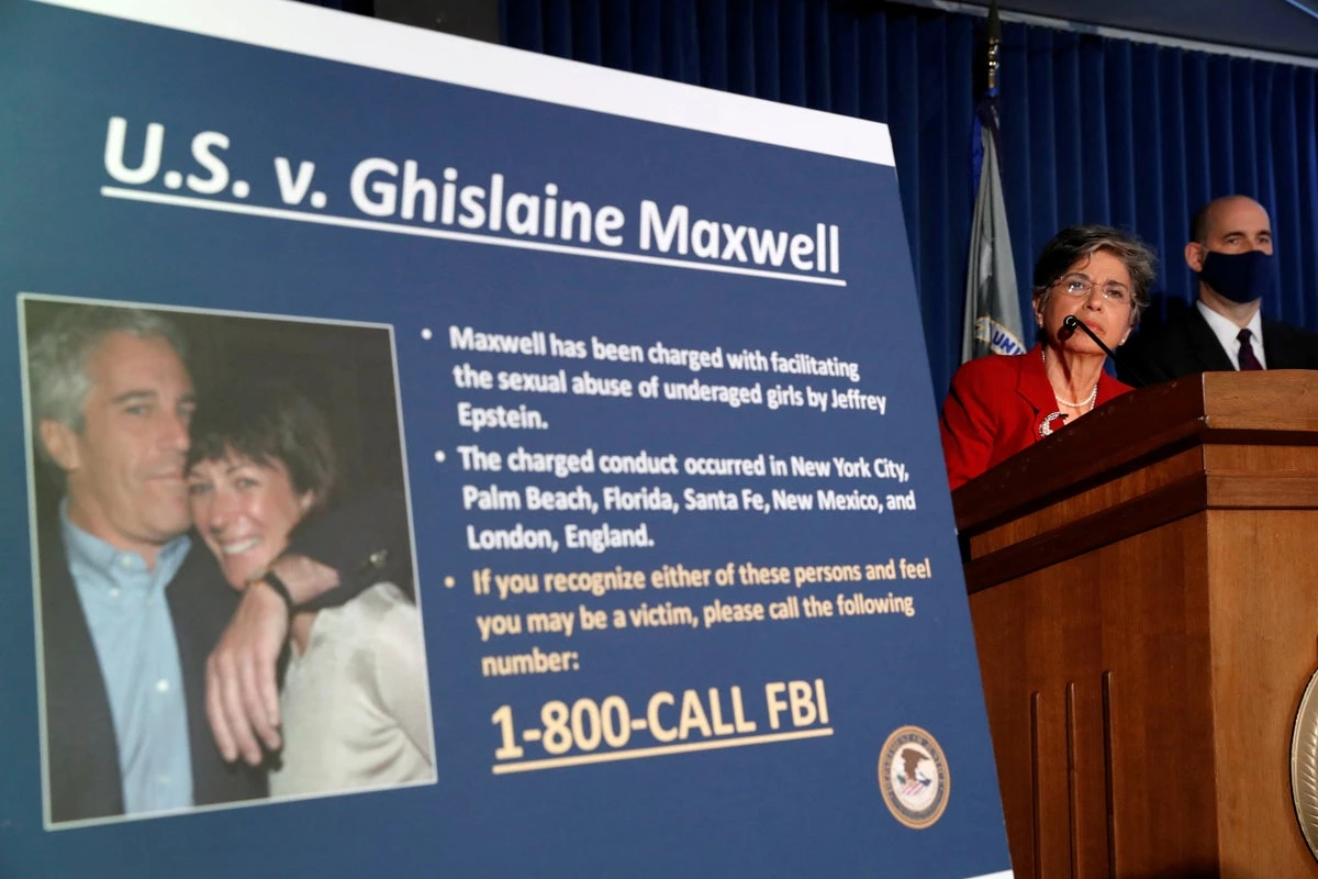 Maxwell named ‘100 different people’ in DOJ’s Epstein interview
