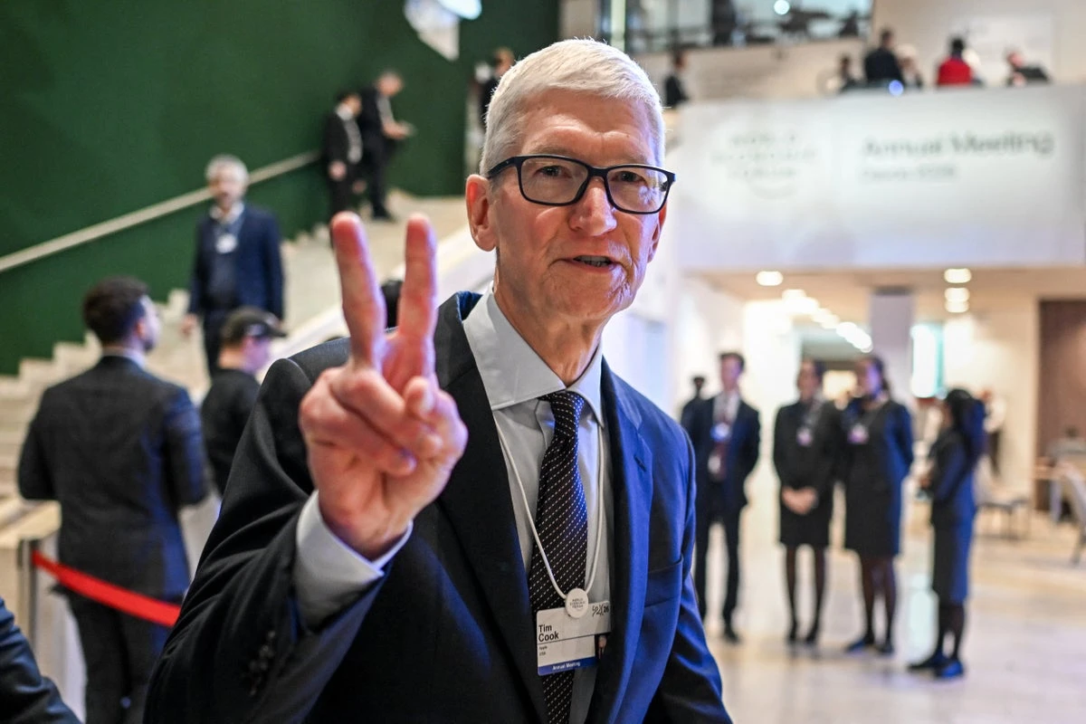 Apple announces succession plan with Tim Cook leaving as CEO in months