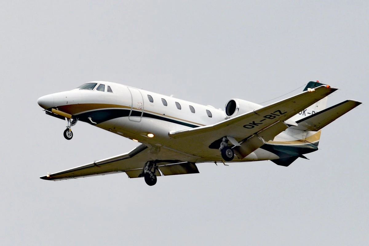 Private jet travel ‘should be restricted amid fuel shortage fears’
