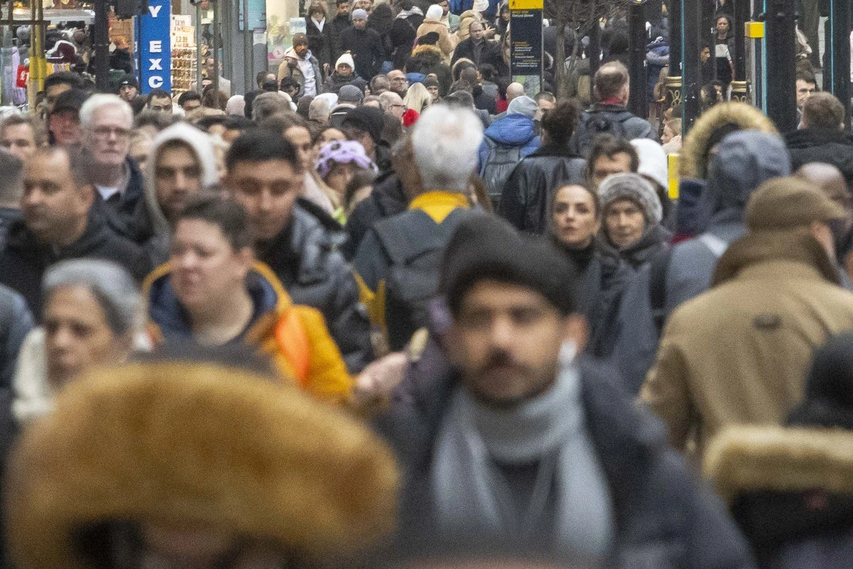 UK population boom fuelled by spiralling migration
