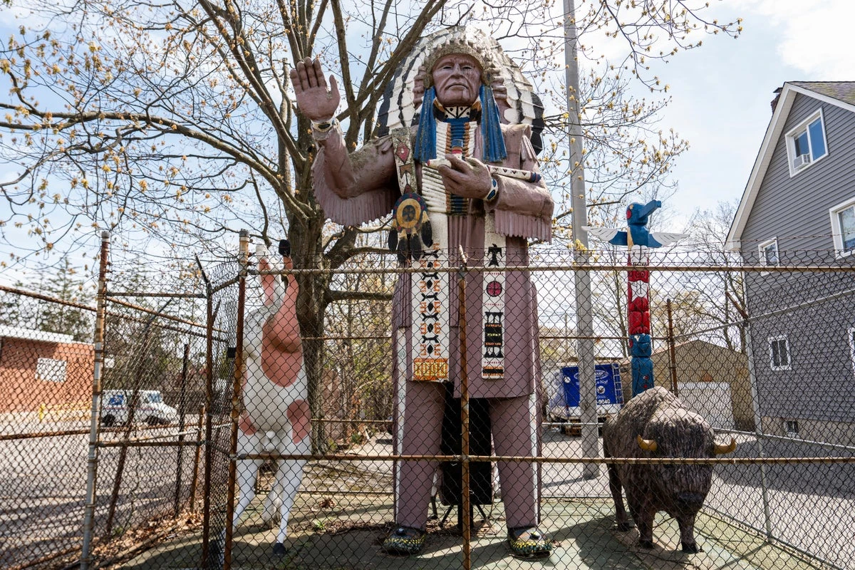 Trump supports locals who refuse to cancel a school’s mascot