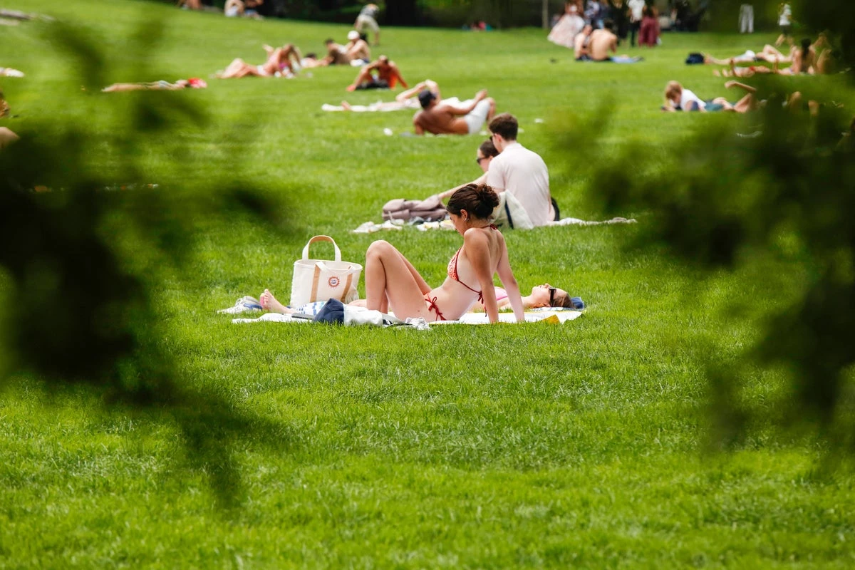 How to stay cool throughout the heatwave right now - even without AC