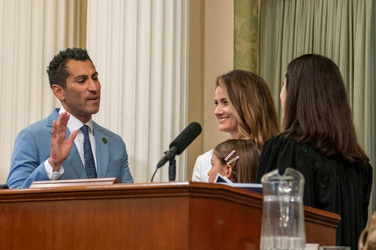 Robert Rivas ex-staffer says she was fired for reporting misconduct