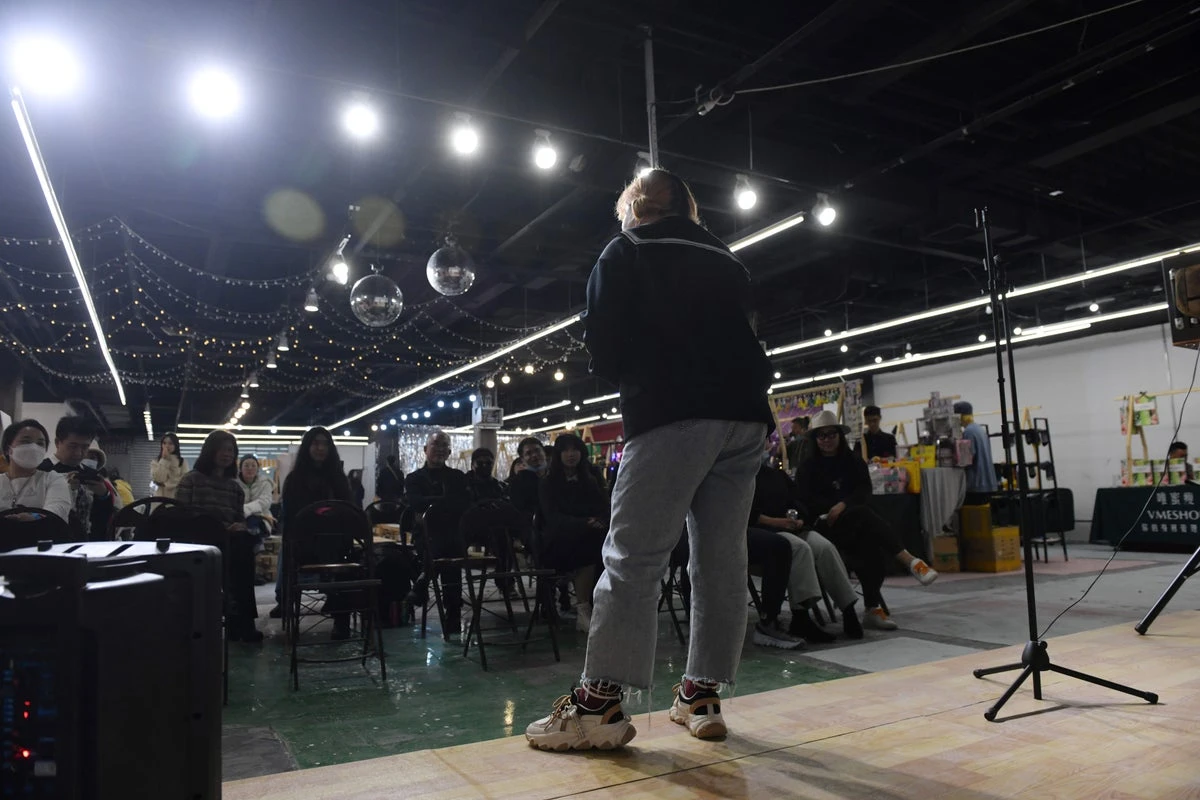 China warns comedians against stirring up gender discord
