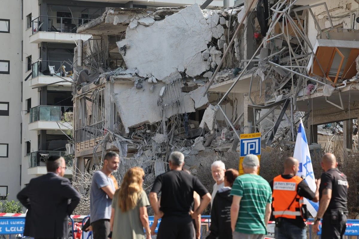 World looks on in horror as Israel and Iran bombard each other