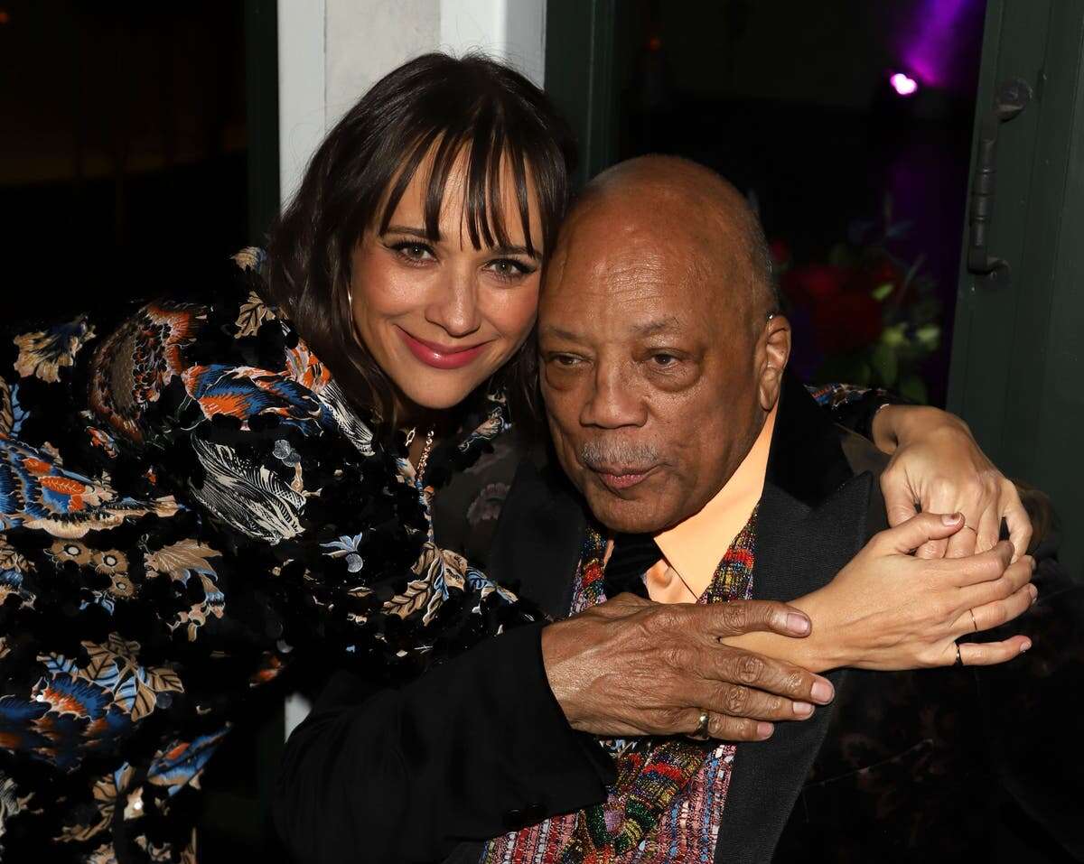 Rashida Jones honors father Quincy Jones in emotional Instagram post