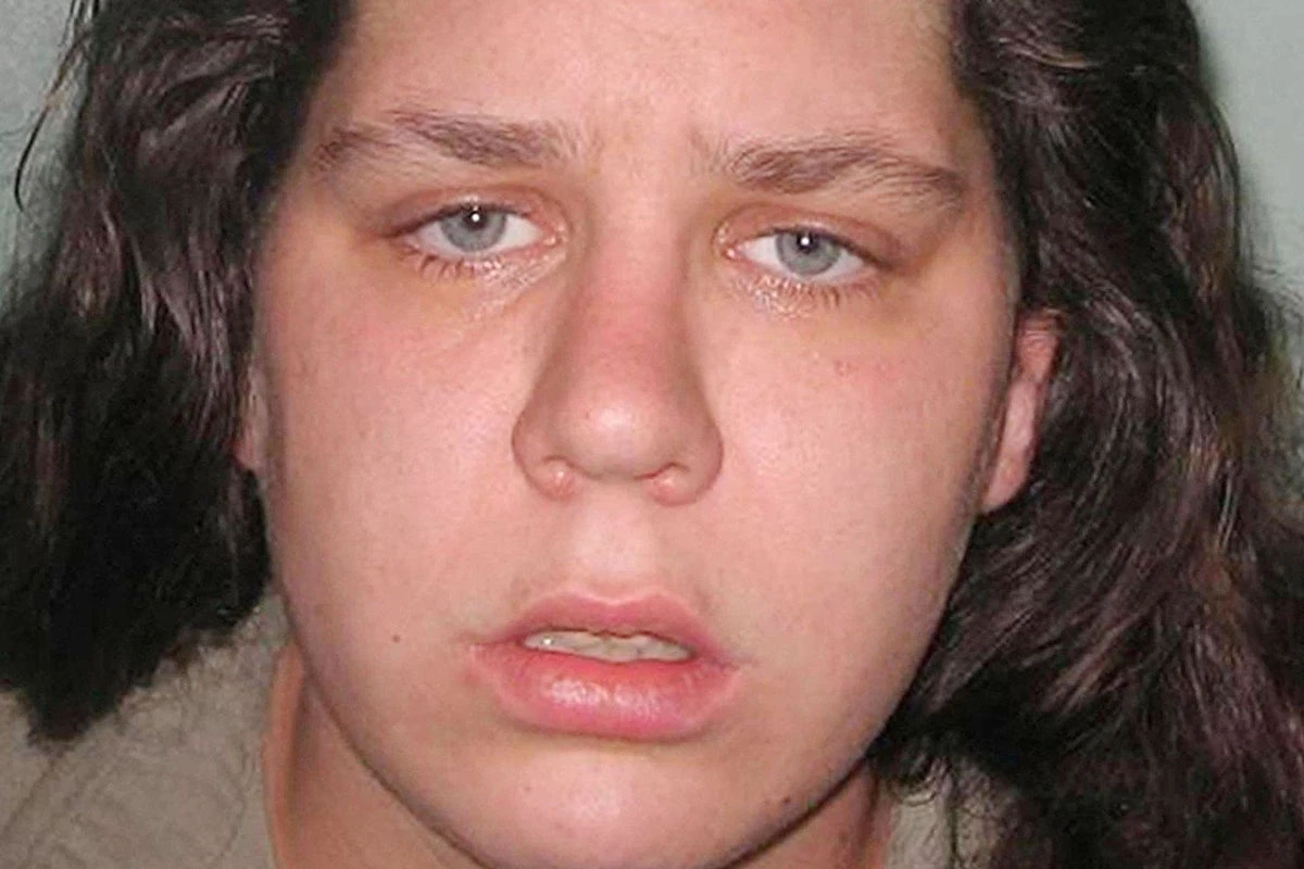 Baby P’s mother was recalled to prison over online relationship