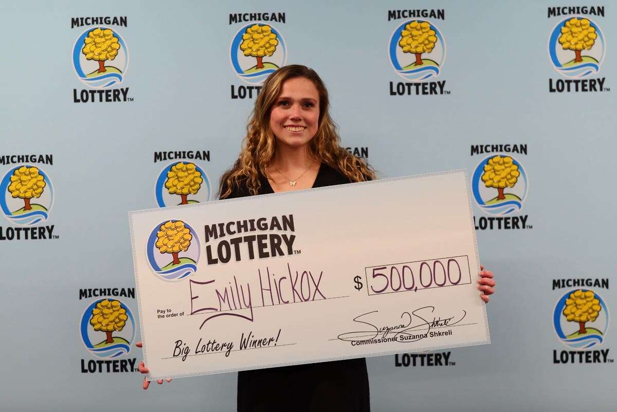 Woman wins $500k lottery ticket she got in a family gift exchange