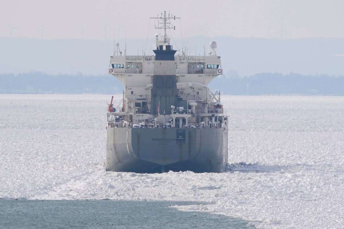 Freighter remains stuck in Lake Erie ice