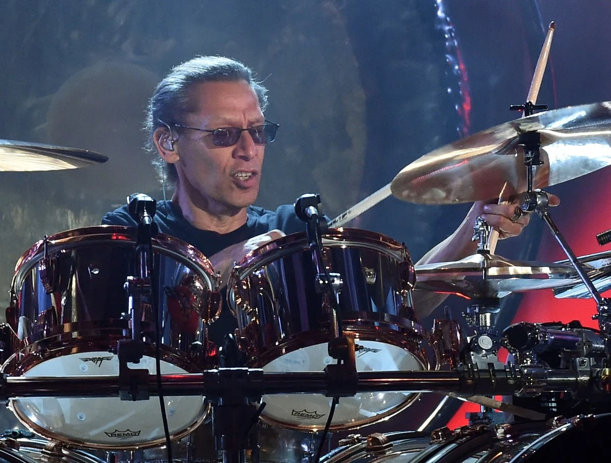 Alex Van Halen reveals singer he wants on unreleased Van Halen music