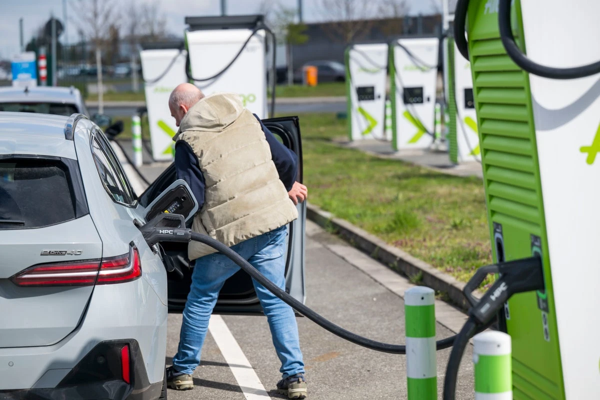 Public electric car charging now cheaper than petrol and diesel