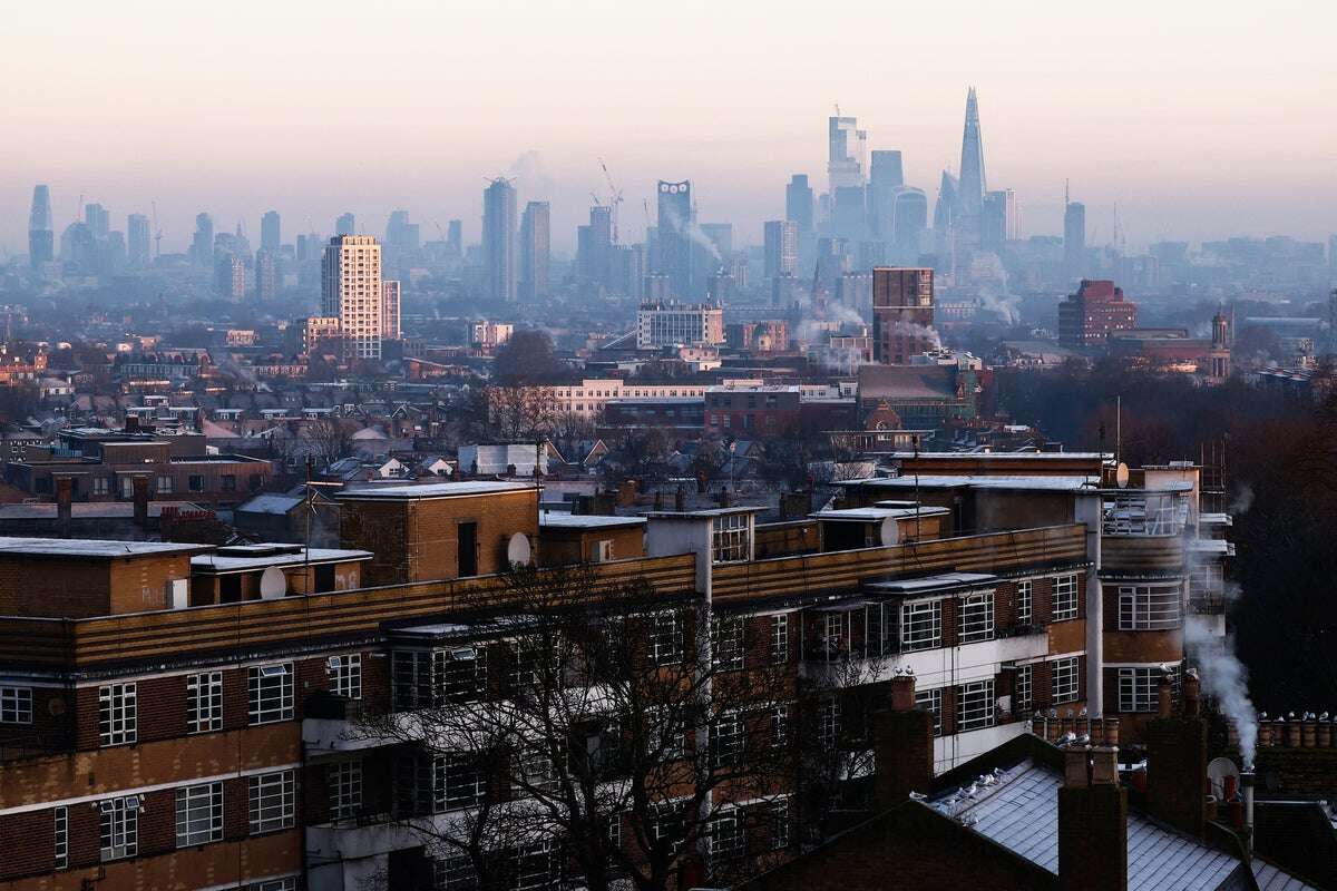 Cold, damp homes causing illness in patients, healthcare workers say