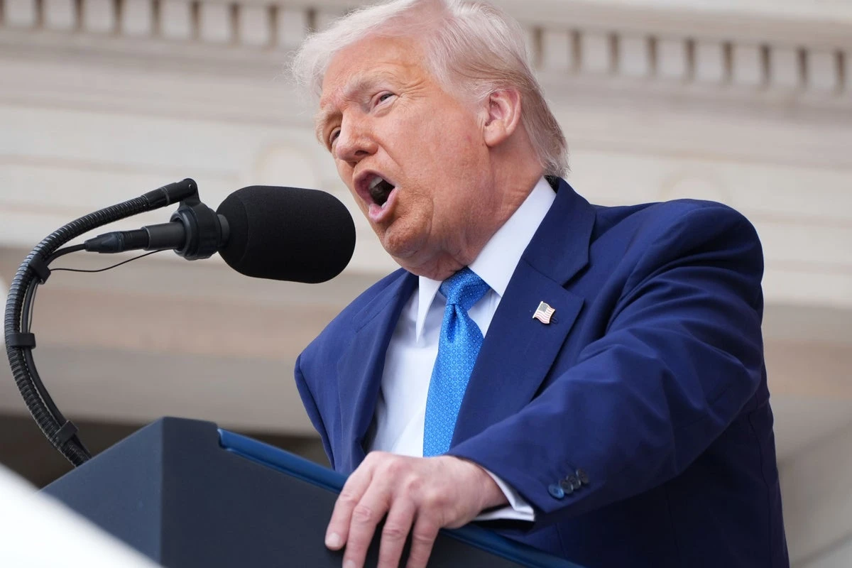 Inside Trump’s plan to help Republicans keep the House in 2026
