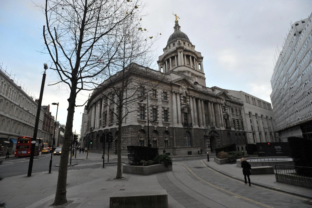 Doctor called into action while on witness stand in Old Bailey trial