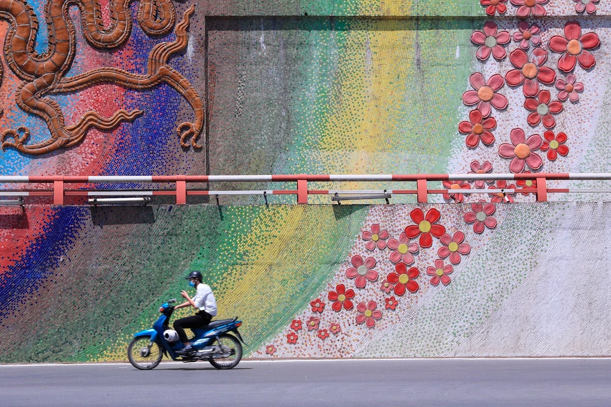 Vietnam to ban petrol and diesel motorcycles from Hanoi
