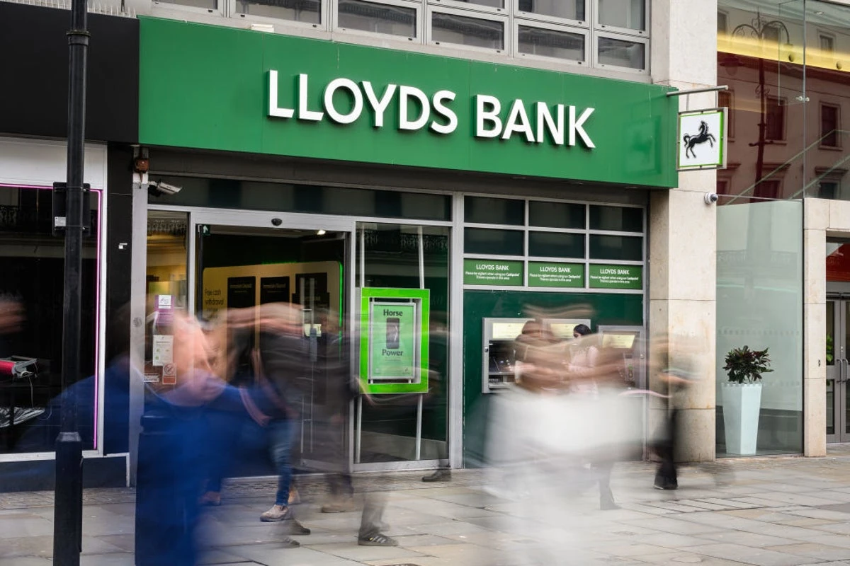 Lloyds confirms more customers may have been impacted by IT glitch