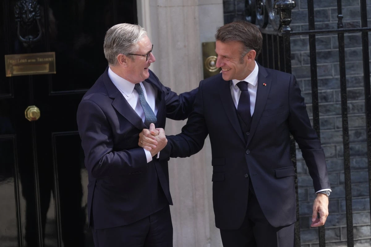 Watch live: Starmer and Macron to unveil migrant return deal