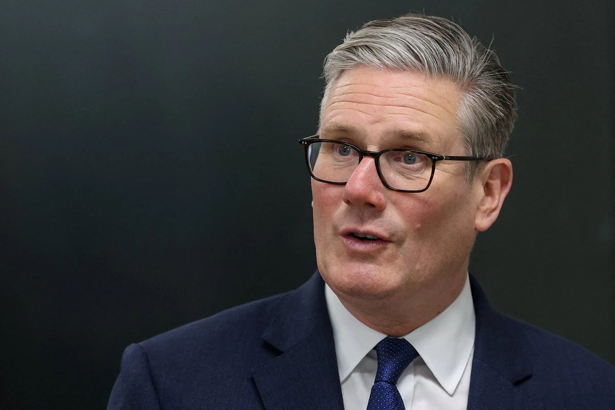 Over 100 Labour MPs rally behind Starmer