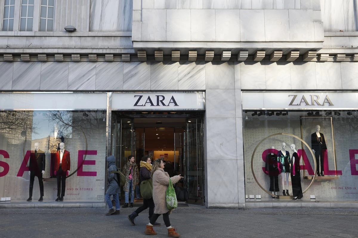 Zara shopper says clerk barged in fitting room, shoved hand down pants