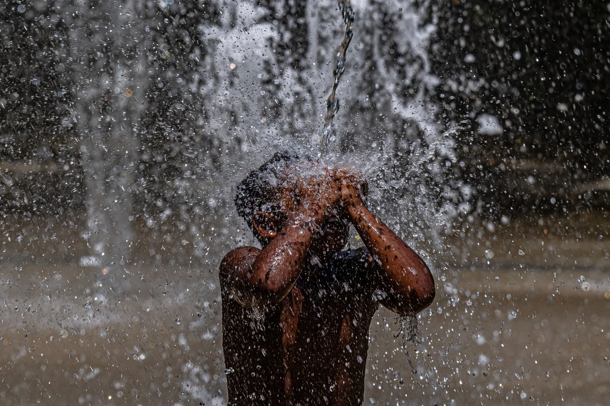 Thousands face sweltering heat across multiple US cities