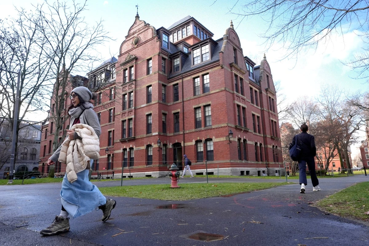 Harvard University sends support to 7,000 international students
