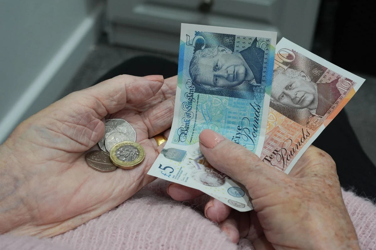 HMRC issue winter fuel payment scam warning after thousands targeted