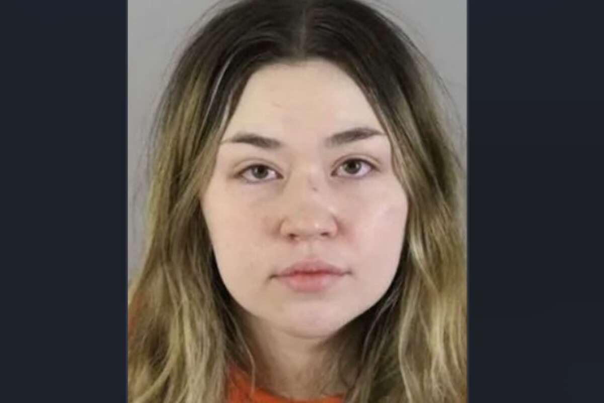 Mom stabs boyfriend in neck during wedding venue fight, cops say