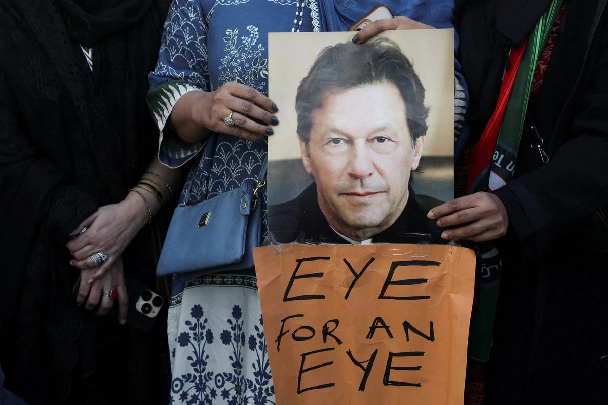 Imran Khan’s family fear he is going blind in Pakistan jail