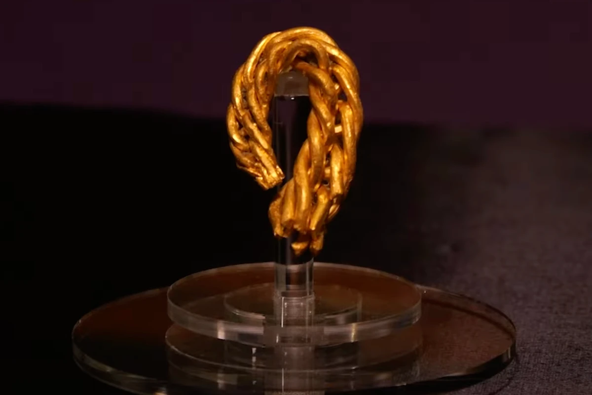 Metal detectorist uncovers 1,000-year-old Viking gold treasure