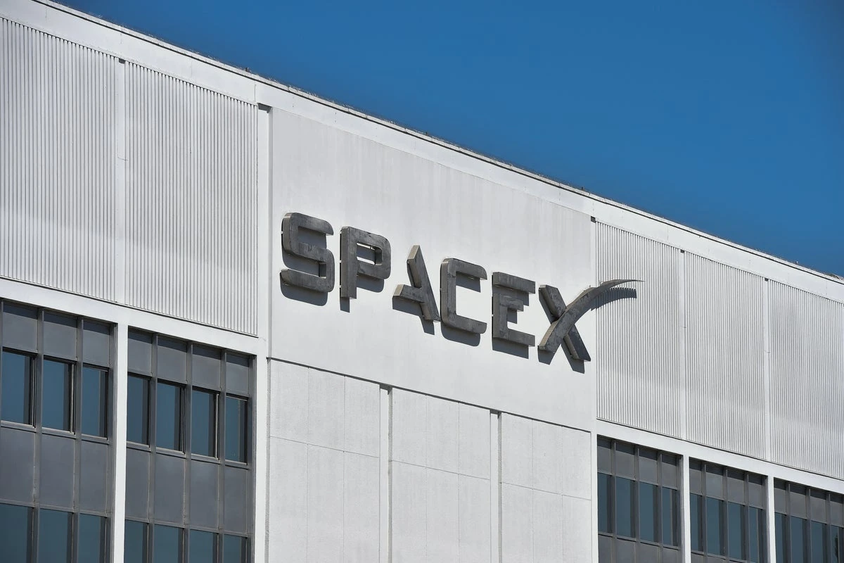 Black SpaceX worker says he was fired for tardiness but whites weren’t