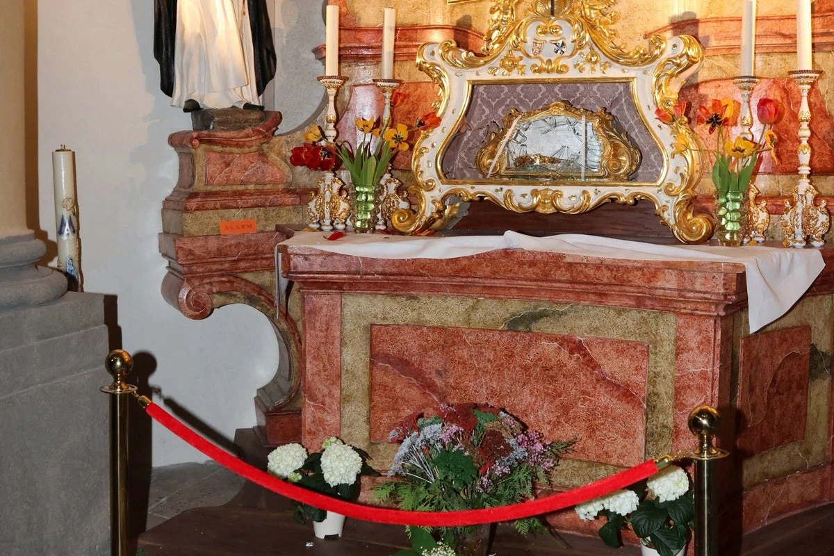 Thief snatches 800-year-old saint’s skull from church