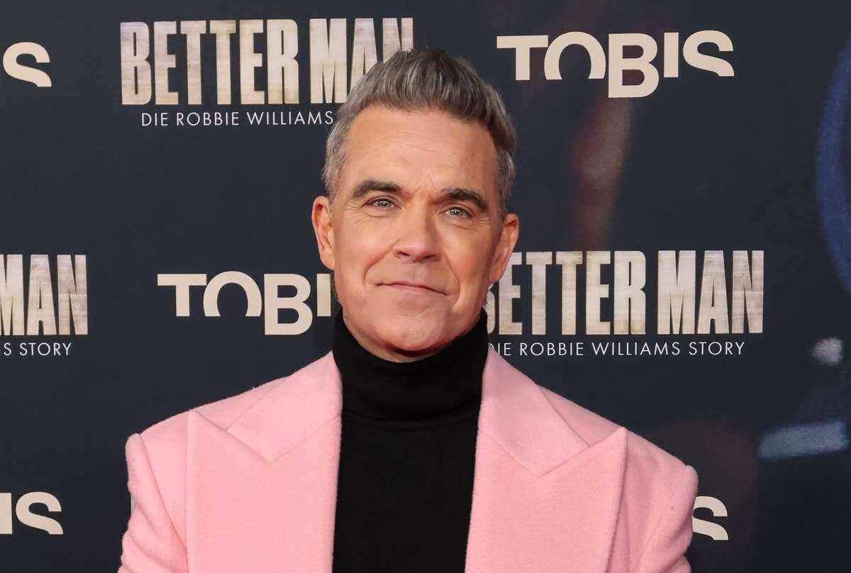 Robbie Williams addresses rumors about his sexuality