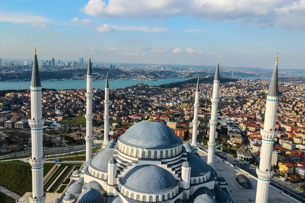 Istanbul rocked by 5.0 magnitude earthquake