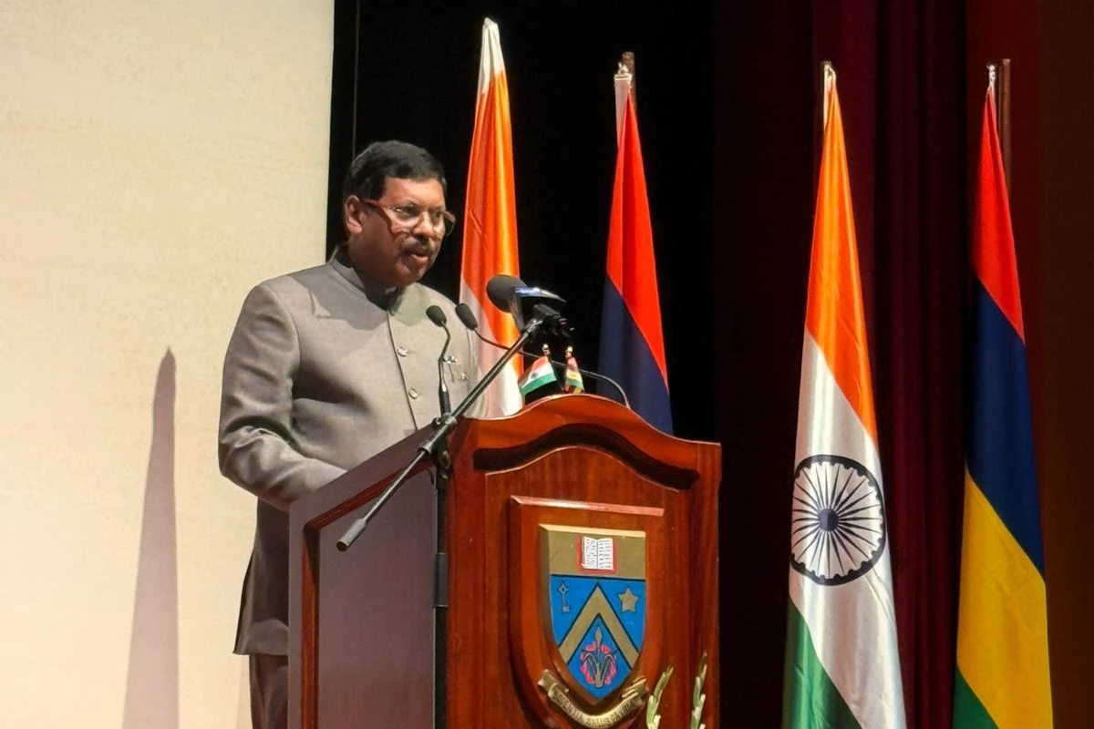 Lawyer hurls shoe at India’s chief justice over remarks on Hindu god