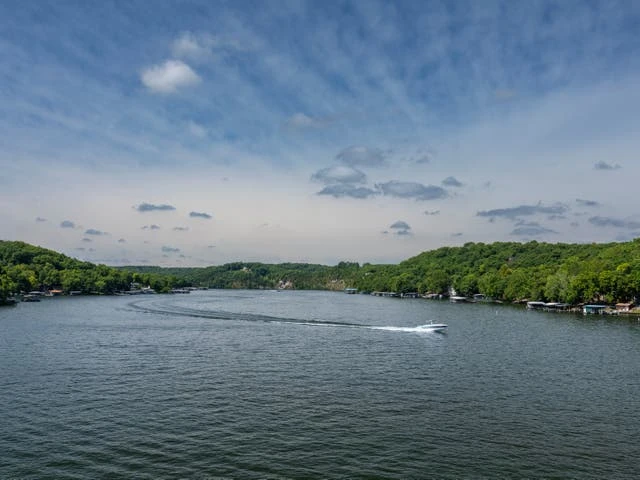 Boat explosion injures six at Lake of the Ozarks