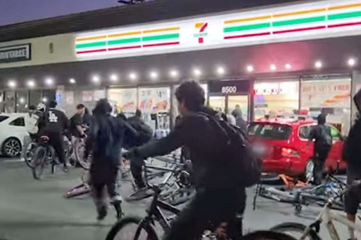 Teenagers turned in by own parents after raiding 7-Eleven stores