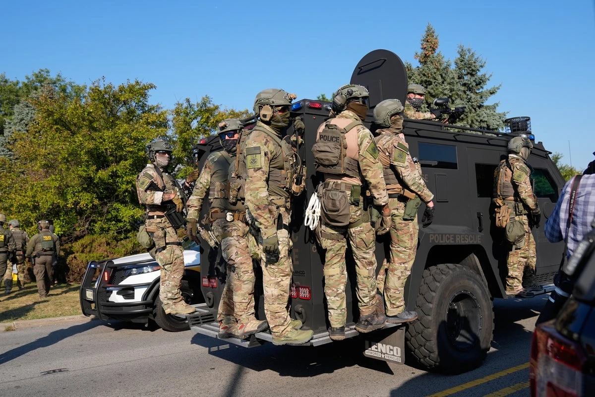 ICE targets frustrated officers in fresh recruitment drive