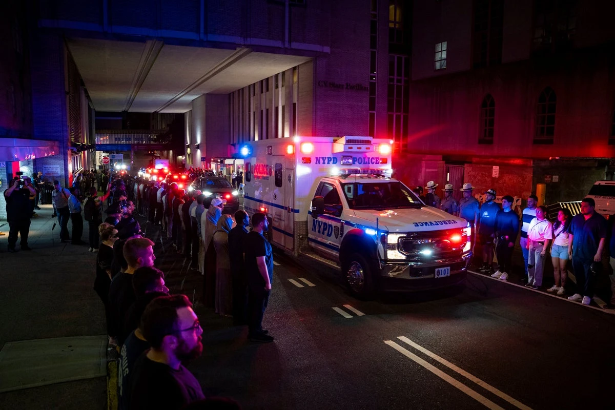 Gunman who killed 4 at Manhattan office building was targeting NFL headquarters, mayor says
