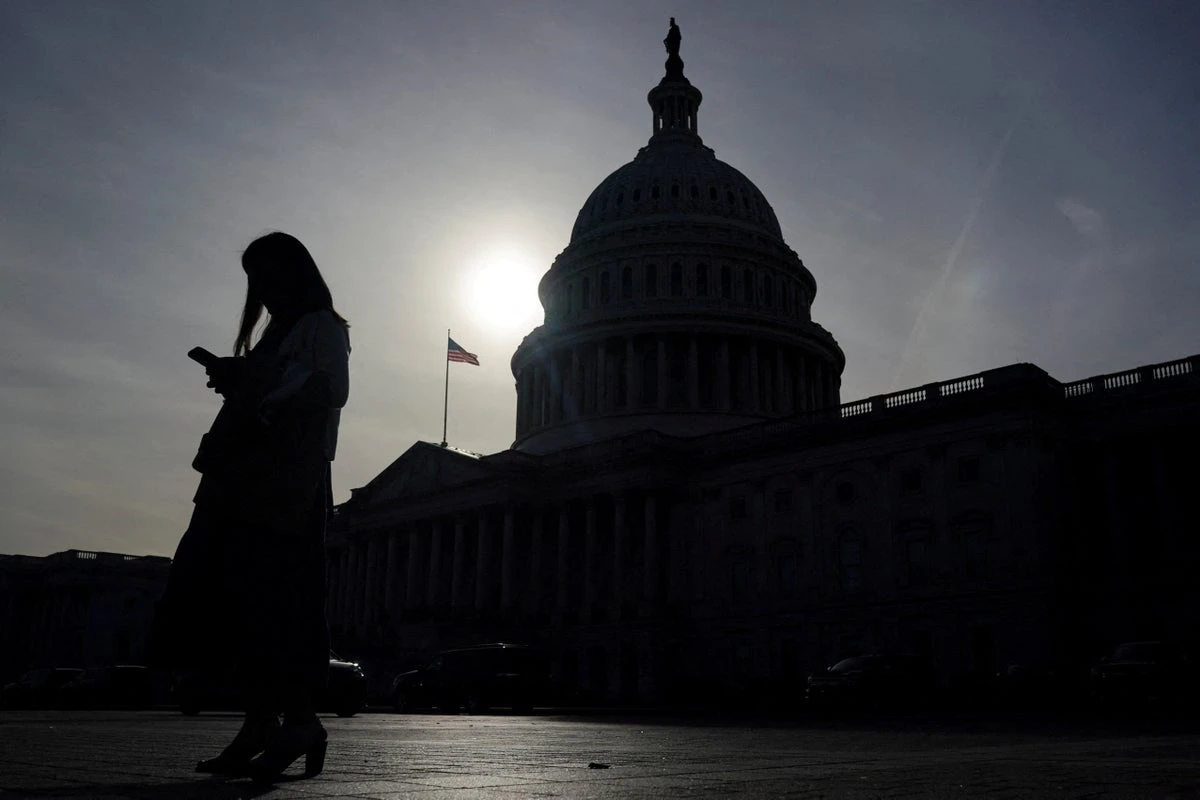 Moody’s downgrades US credit rating from top level for first time