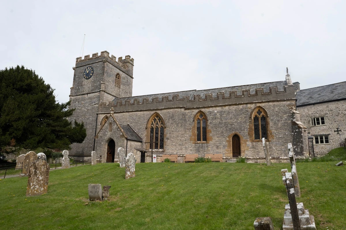 Vicar apologises for poems targeting fat people and ‘illegals’