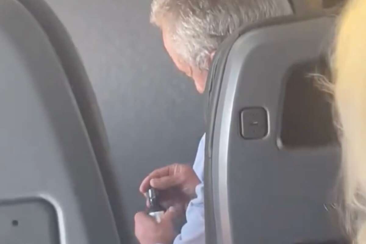 What was RFK Jr putting in his drink mid-flight?